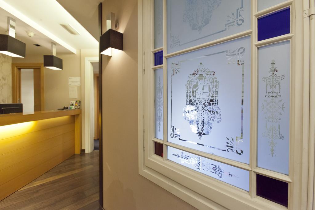 Casa Boutique Barcelona Hotel Exterior photo