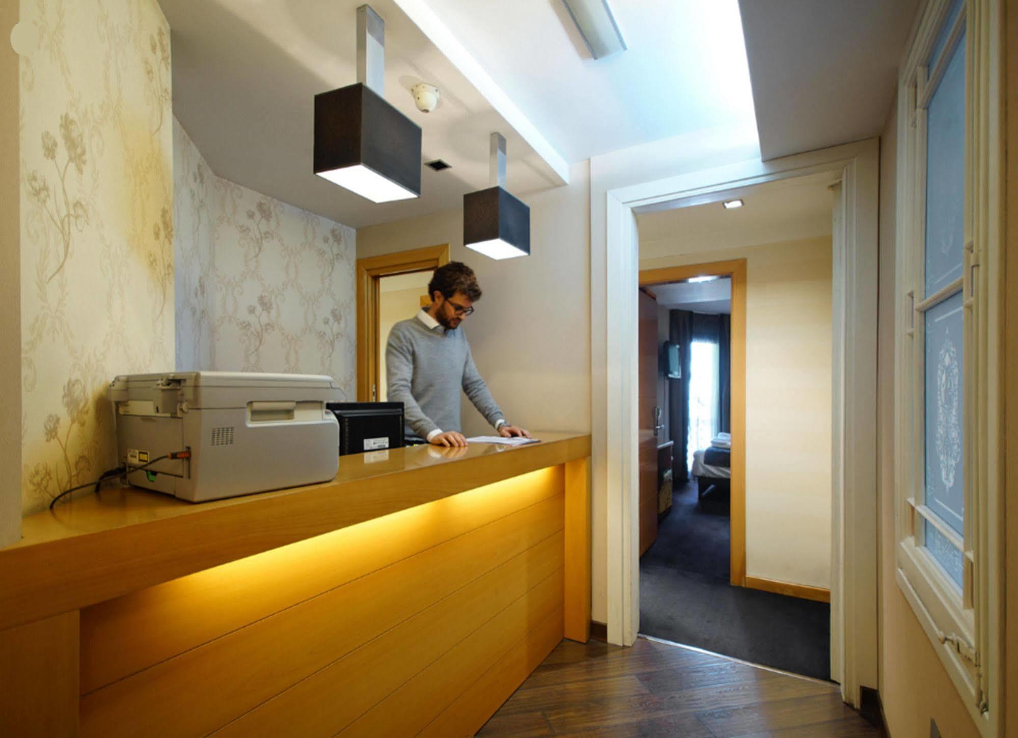 Casa Boutique Barcelona Hotel Exterior photo