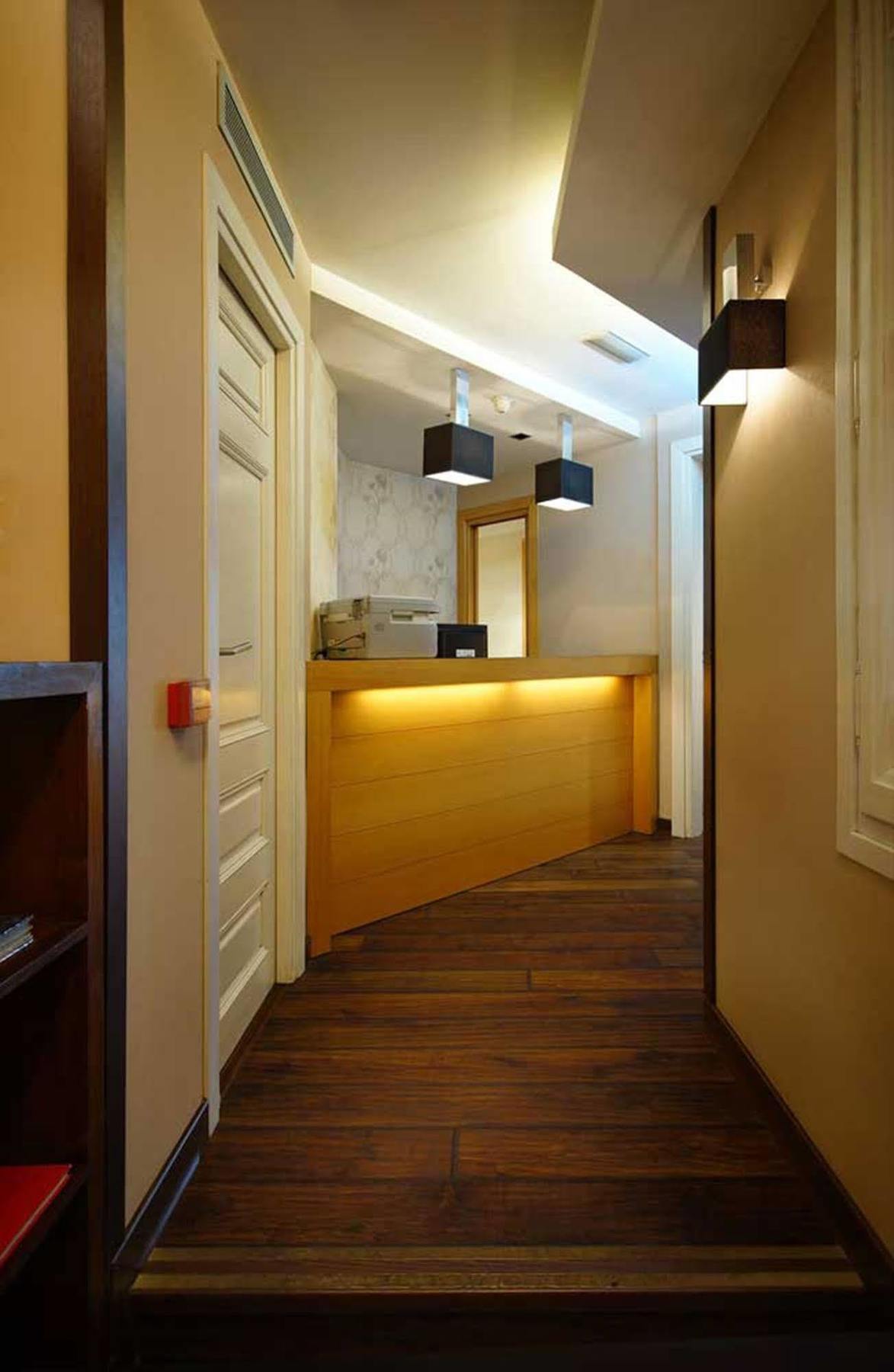 Casa Boutique Barcelona Hotel Exterior photo
